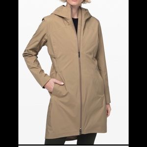 Lululemon RAIN RULES JACKET SIZE 4  (Beige…